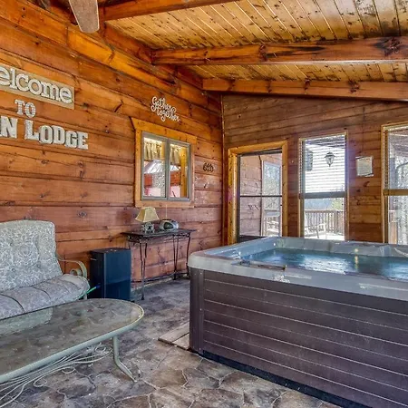Livin' Lodge, Hot Tub, Wifi, 1089 Free Tickets Each Paid Day, Dollywood And More